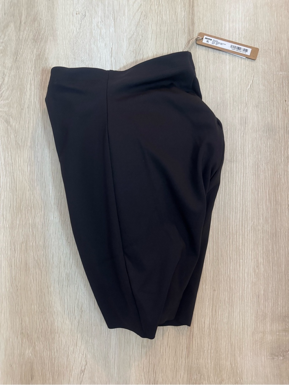 SKIMS Body Hip Shaping Mid Thigh Short in Onyx NWT - Picture 2 of 3